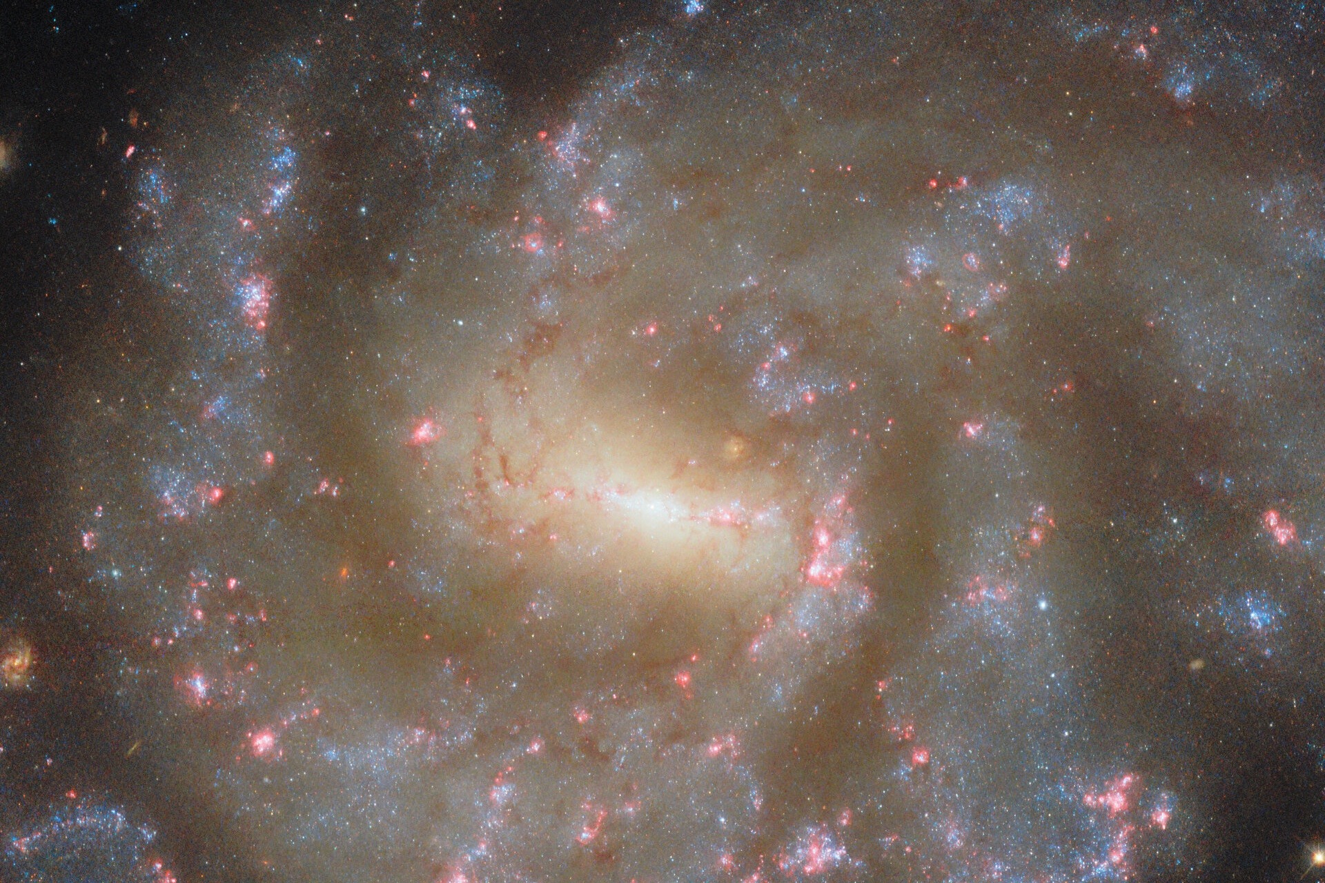 未来视界：2025年6月7日波江座NGC 685星系揭秘